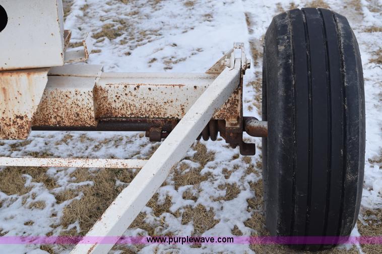 image for item E6049 Anhydrous ammonia nurse tank