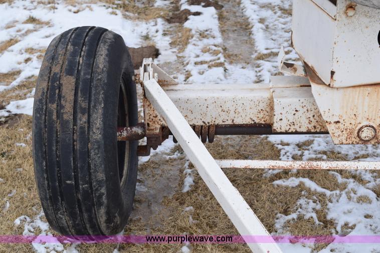 image for item E6049 Anhydrous ammonia nurse tank