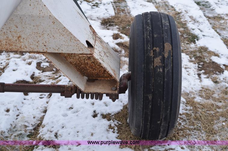 image for item E6049 Anhydrous ammonia nurse tank