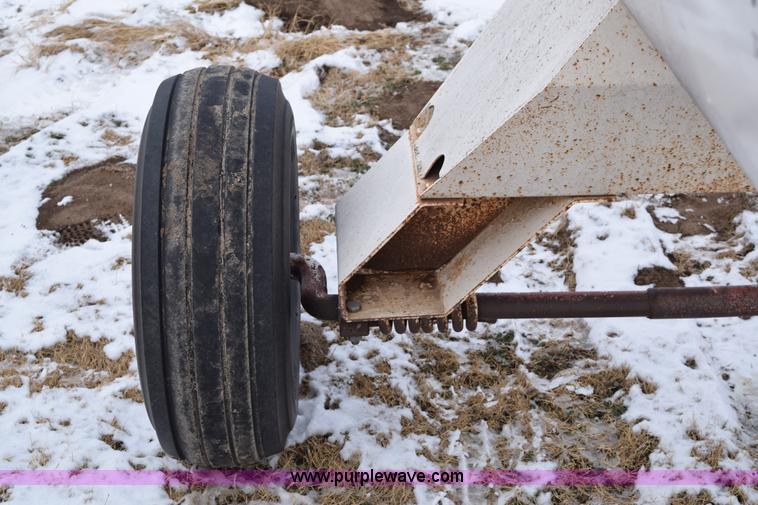 image for item E6049 Anhydrous ammonia nurse tank