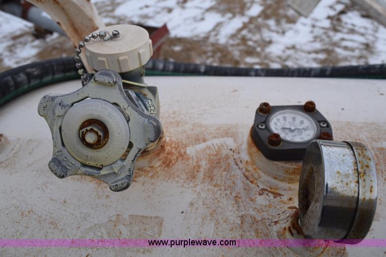 image for item E6049 Anhydrous ammonia nurse tank