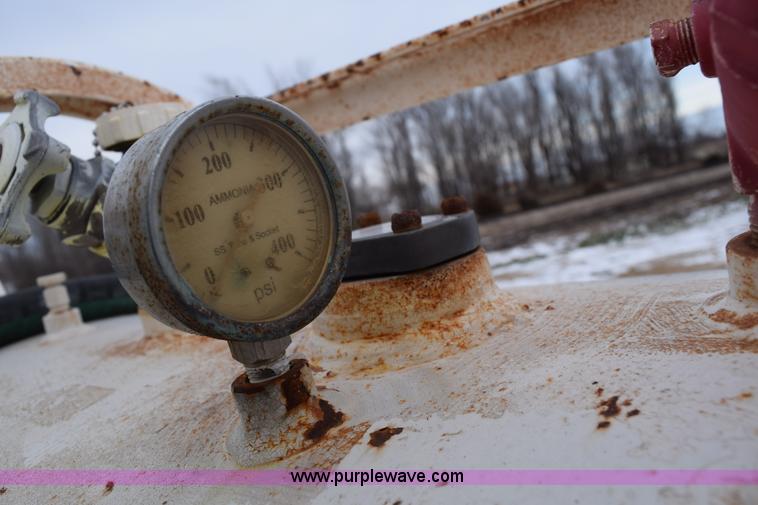 image for item E6049 Anhydrous ammonia nurse tank