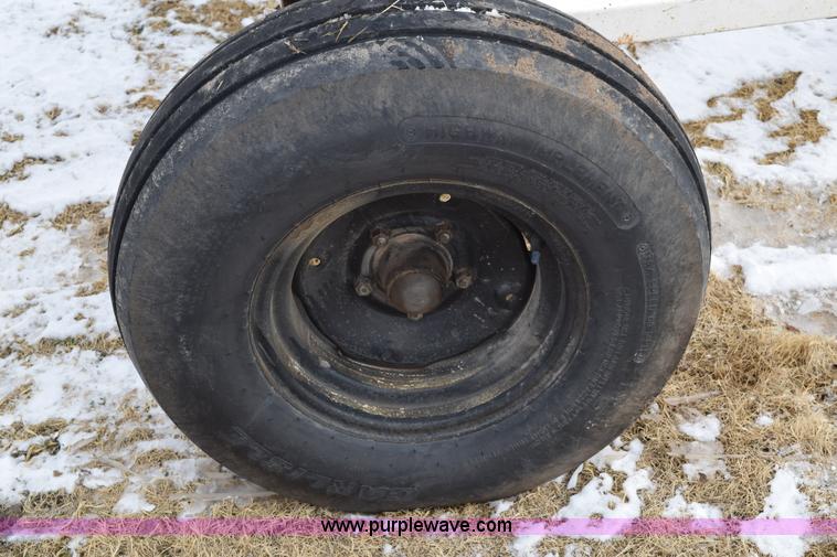 image for item E6049 Anhydrous ammonia nurse tank