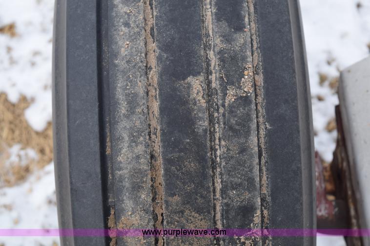 image for item E6049 Anhydrous ammonia nurse tank