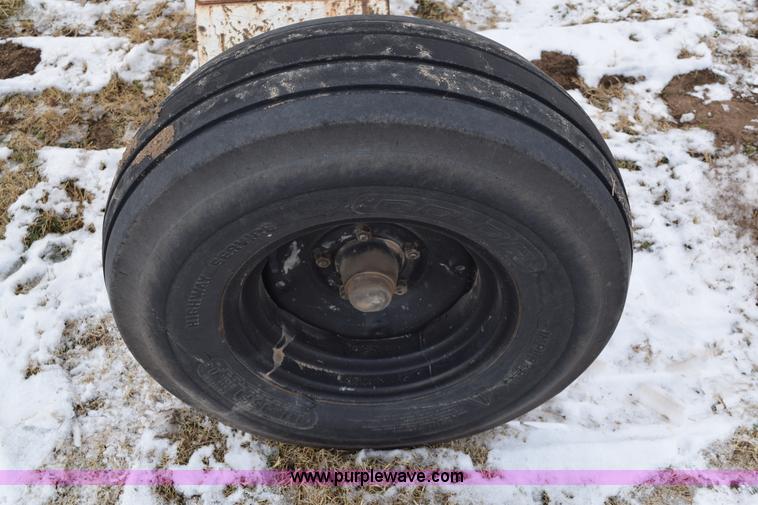 image for item E6049 Anhydrous ammonia nurse tank