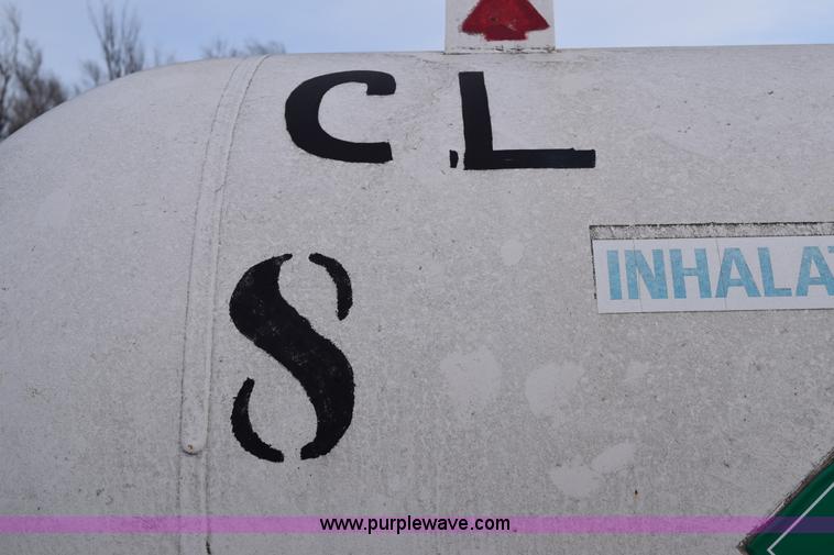 image for item E6049 Anhydrous ammonia nurse tank