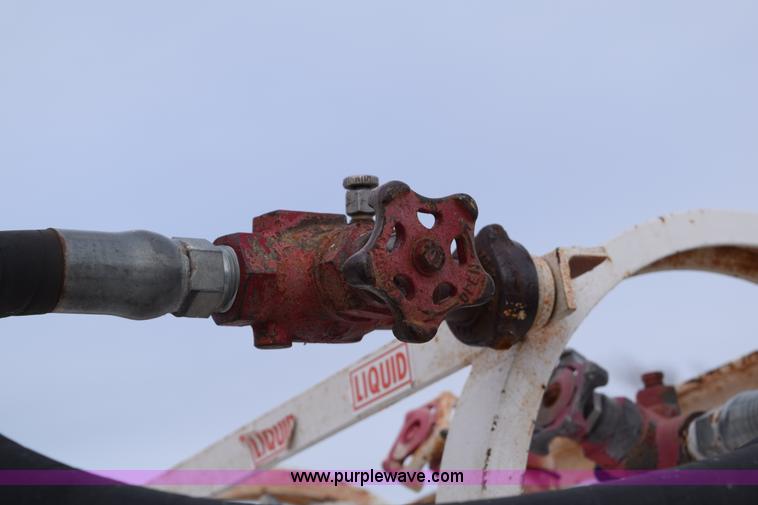 image for item E6049 Anhydrous ammonia nurse tank