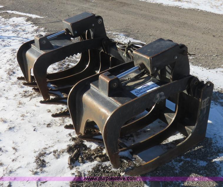 image for item I2276 2011 Caterpillar 72" grapple skid skid steer bucket