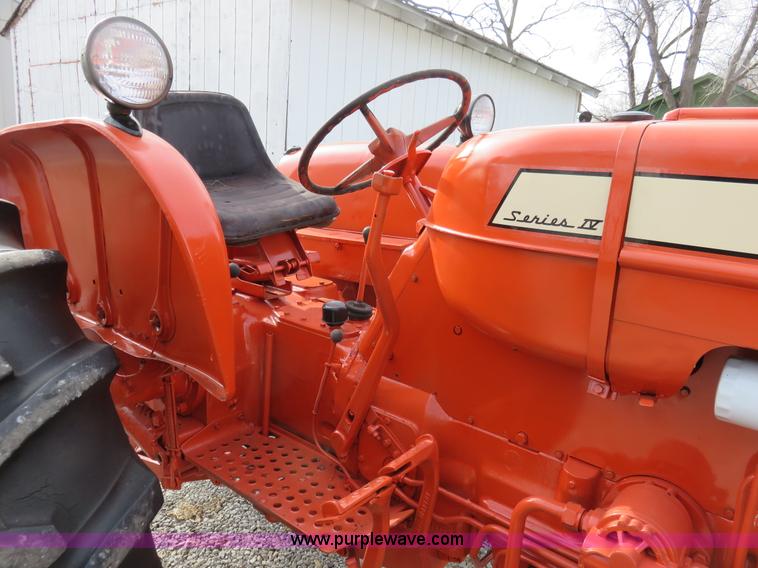 image for item I2292 1966 Allis Chalmers D17 Series 4 tractor