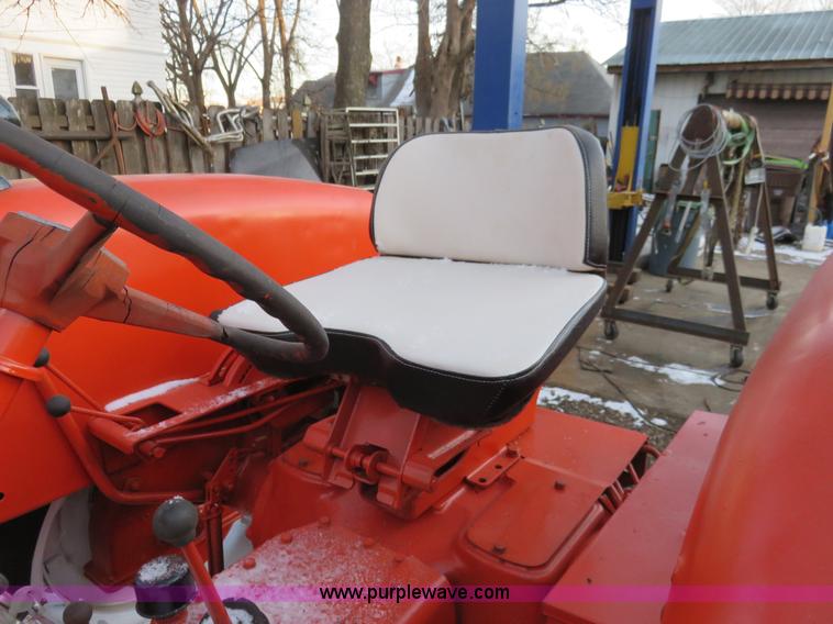 image for item I2292 1966 Allis Chalmers D17 Series 4 tractor