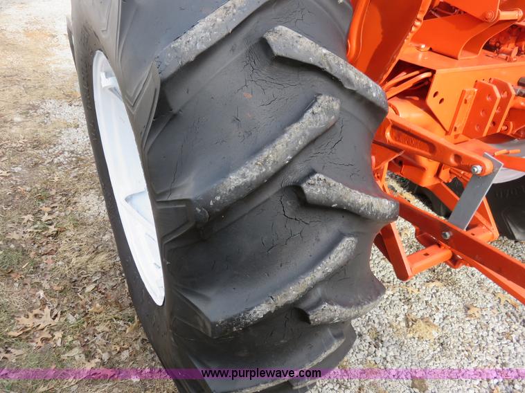 image for item I2292 1966 Allis Chalmers D17 Series 4 tractor