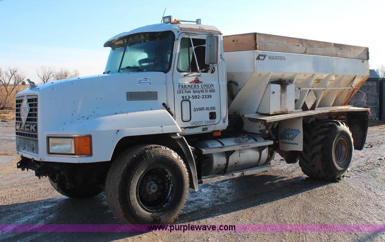 image for item I2388 1996 Mack CH613 spreader truck