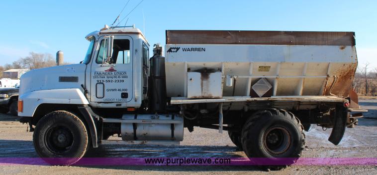 image for item I2388 1996 Mack CH613 spreader truck