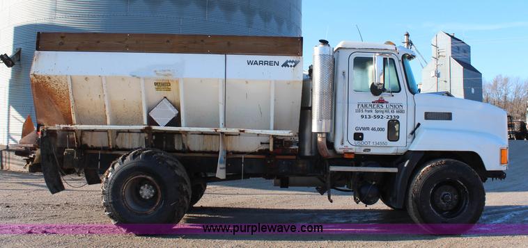 image for item I2388 1996 Mack CH613 spreader truck