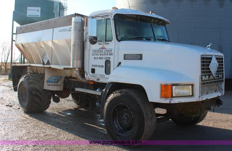 image for item I2388 1996 Mack CH613 spreader truck