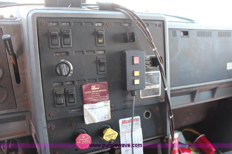 image for item I2388 1996 Mack CH613 spreader truck