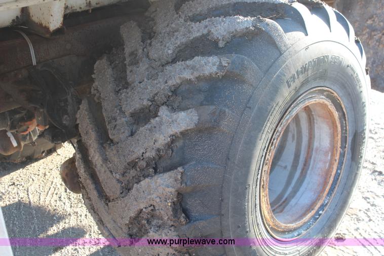 image for item I2388 1996 Mack CH613 spreader truck