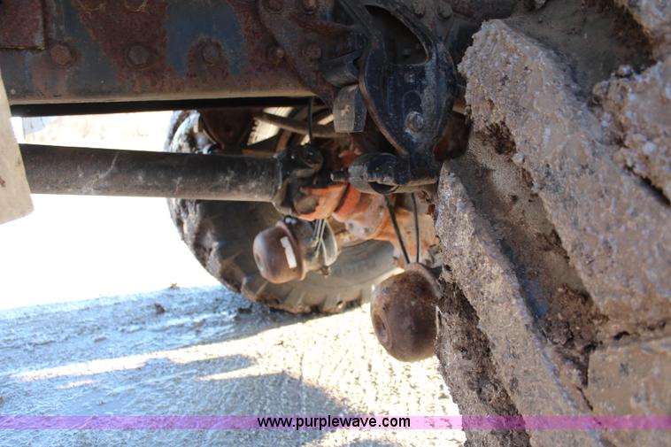 image for item I2388 1996 Mack CH613 spreader truck