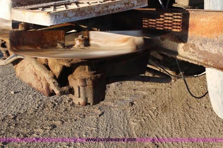 image for item I2388 1996 Mack CH613 spreader truck