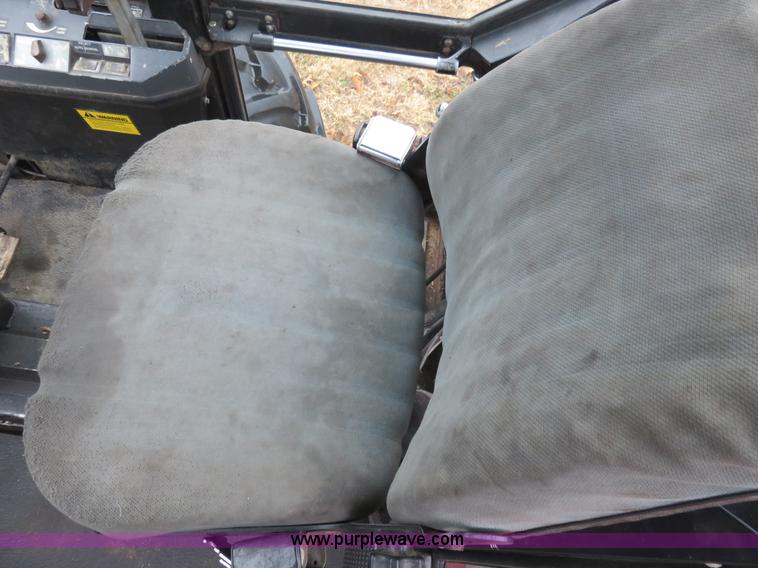 image for item I2455 1985 Versatile 276 bi-directional 4WD tractor