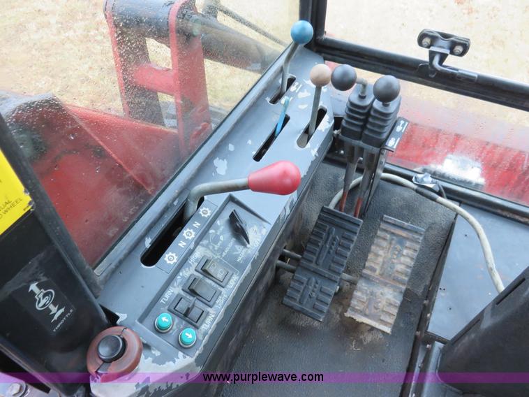 image for item I2455 1985 Versatile 276 bi-directional 4WD tractor