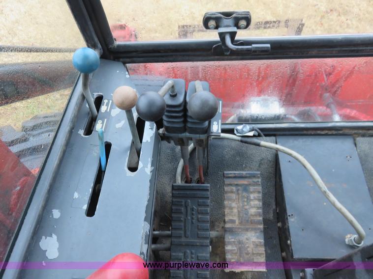 image for item I2455 1985 Versatile 276 bi-directional 4WD tractor