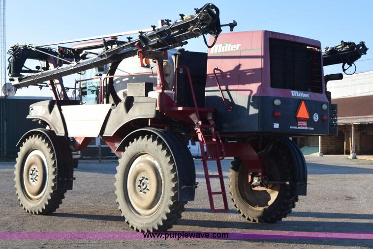 image for item I8538 2008 Miller Nitro 4240 self-propelled sprayer