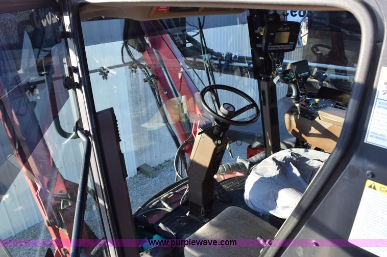 image for item I8538 2008 Miller Nitro 4240 self-propelled sprayer