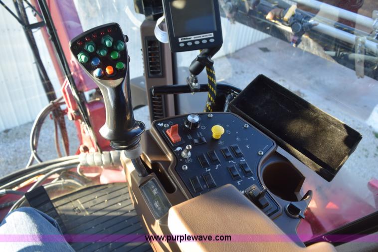 image for item I8538 2008 Miller Nitro 4240 self-propelled sprayer