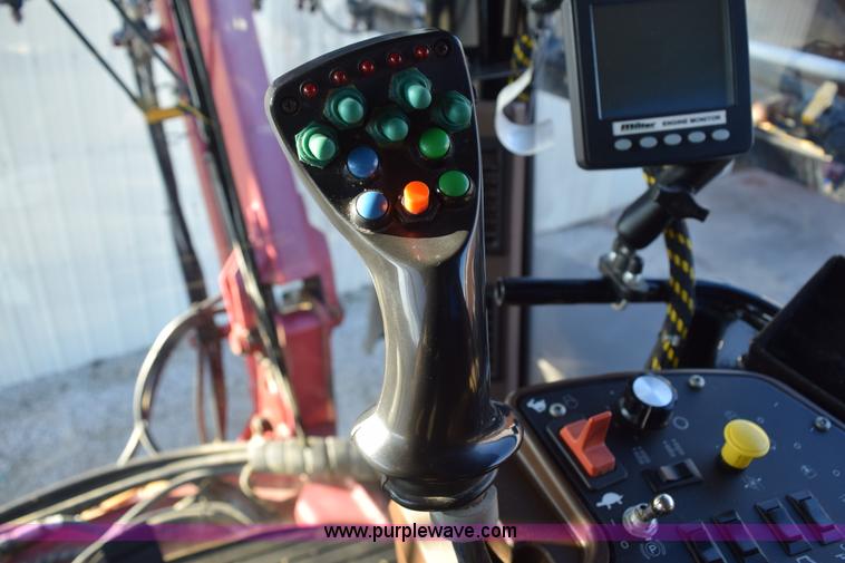 image for item I8538 2008 Miller Nitro 4240 self-propelled sprayer