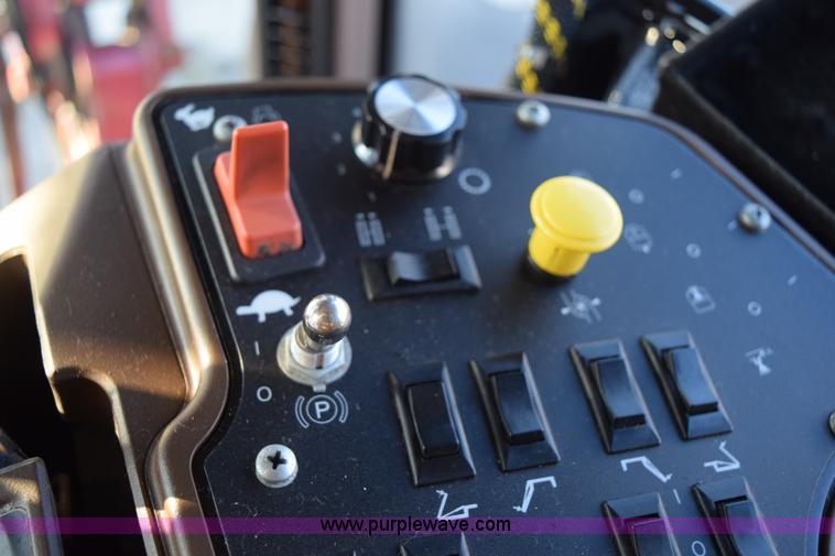 image for item I8538 2008 Miller Nitro 4240 self-propelled sprayer