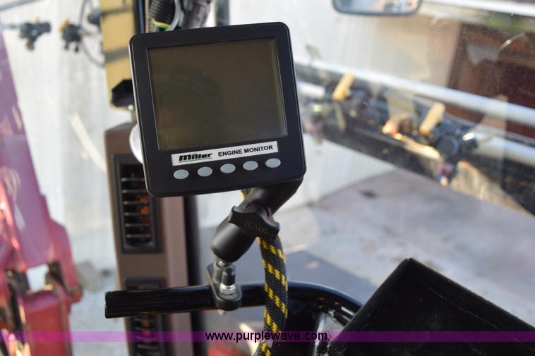 image for item I8538 2008 Miller Nitro 4240 self-propelled sprayer