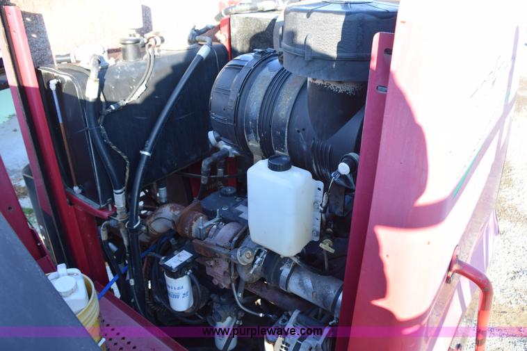 image for item I8538 2008 Miller Nitro 4240 self-propelled sprayer