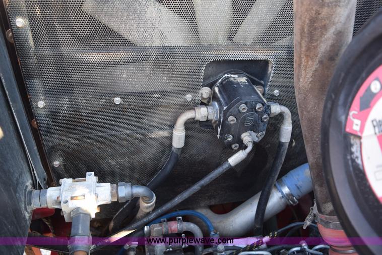 image for item I8538 2008 Miller Nitro 4240 self-propelled sprayer