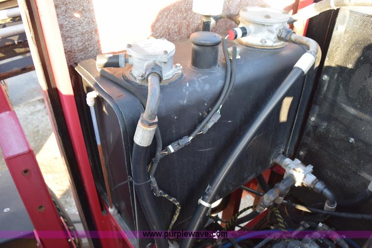 image for item I8538 2008 Miller Nitro 4240 self-propelled sprayer