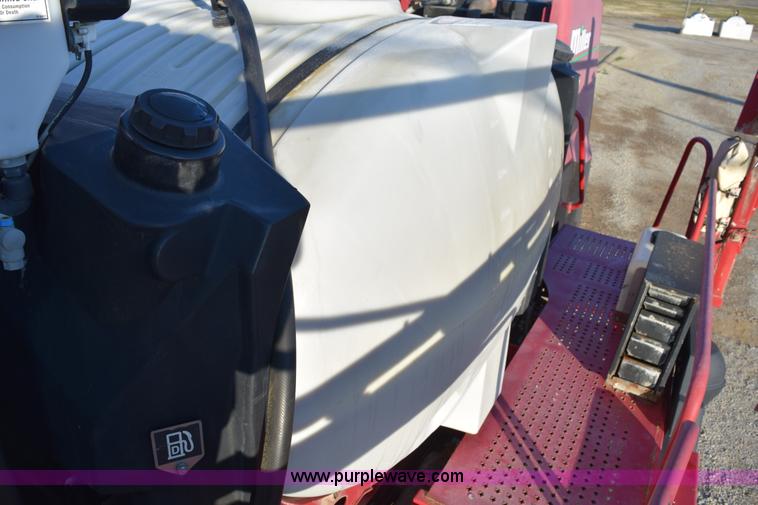 image for item I8538 2008 Miller Nitro 4240 self-propelled sprayer