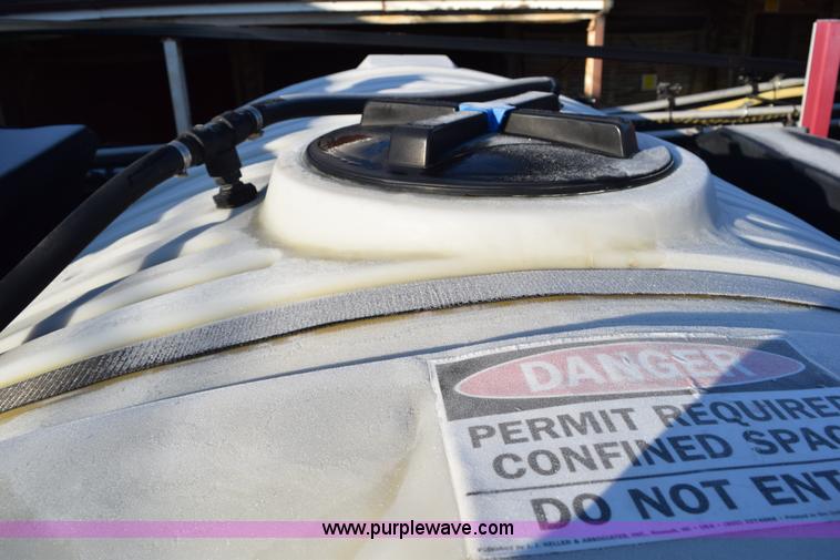 image for item I8538 2008 Miller Nitro 4240 self-propelled sprayer