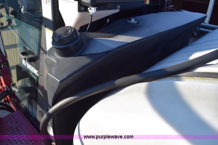 image for item I8538 2008 Miller Nitro 4240 self-propelled sprayer