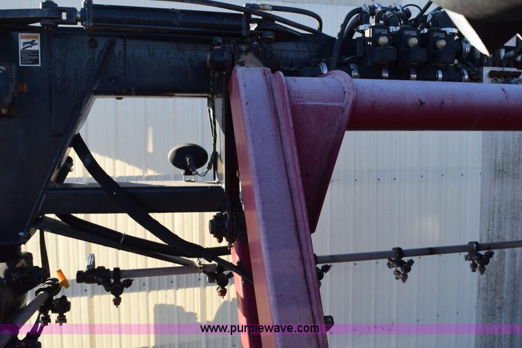 image for item I8538 2008 Miller Nitro 4240 self-propelled sprayer