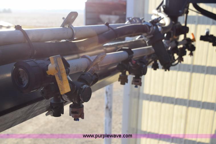 image for item I8538 2008 Miller Nitro 4240 self-propelled sprayer