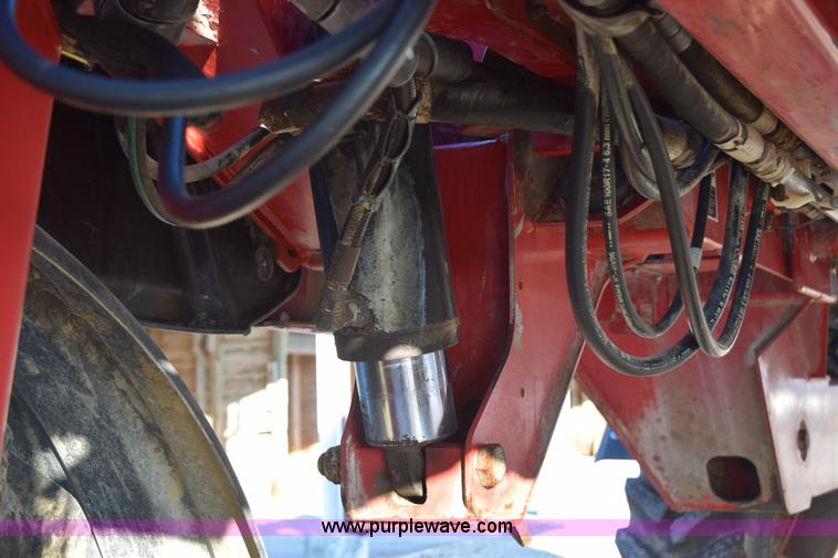 image for item I8538 2008 Miller Nitro 4240 self-propelled sprayer