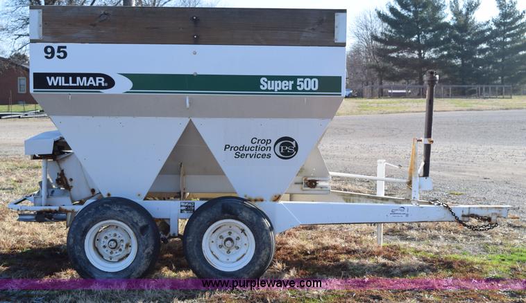 image for item I8541 Willmar Super 500 dry fertilizer spreader