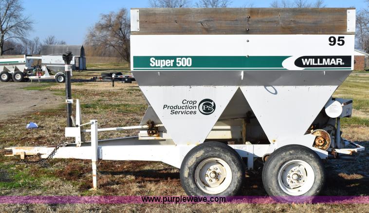 image for item I8541 Willmar Super 500 dry fertilizer spreader