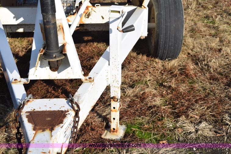 image for item I8541 Willmar Super 500 dry fertilizer spreader