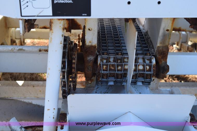 image for item I8541 Willmar Super 500 dry fertilizer spreader