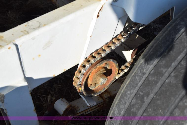 image for item I8541 Willmar Super 500 dry fertilizer spreader