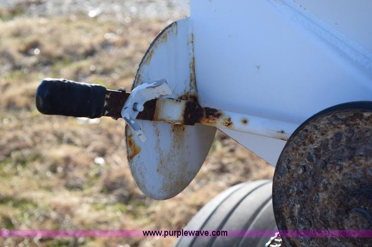 image for item I8541 Willmar Super 500 dry fertilizer spreader
