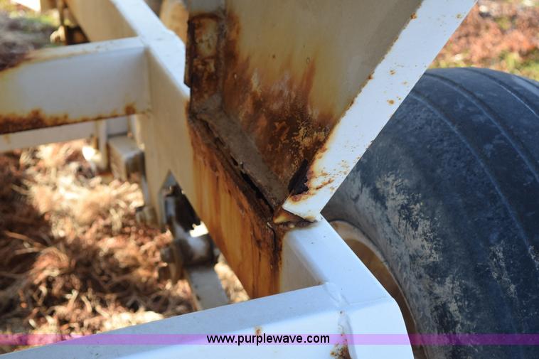 image for item I8541 Willmar Super 500 dry fertilizer spreader