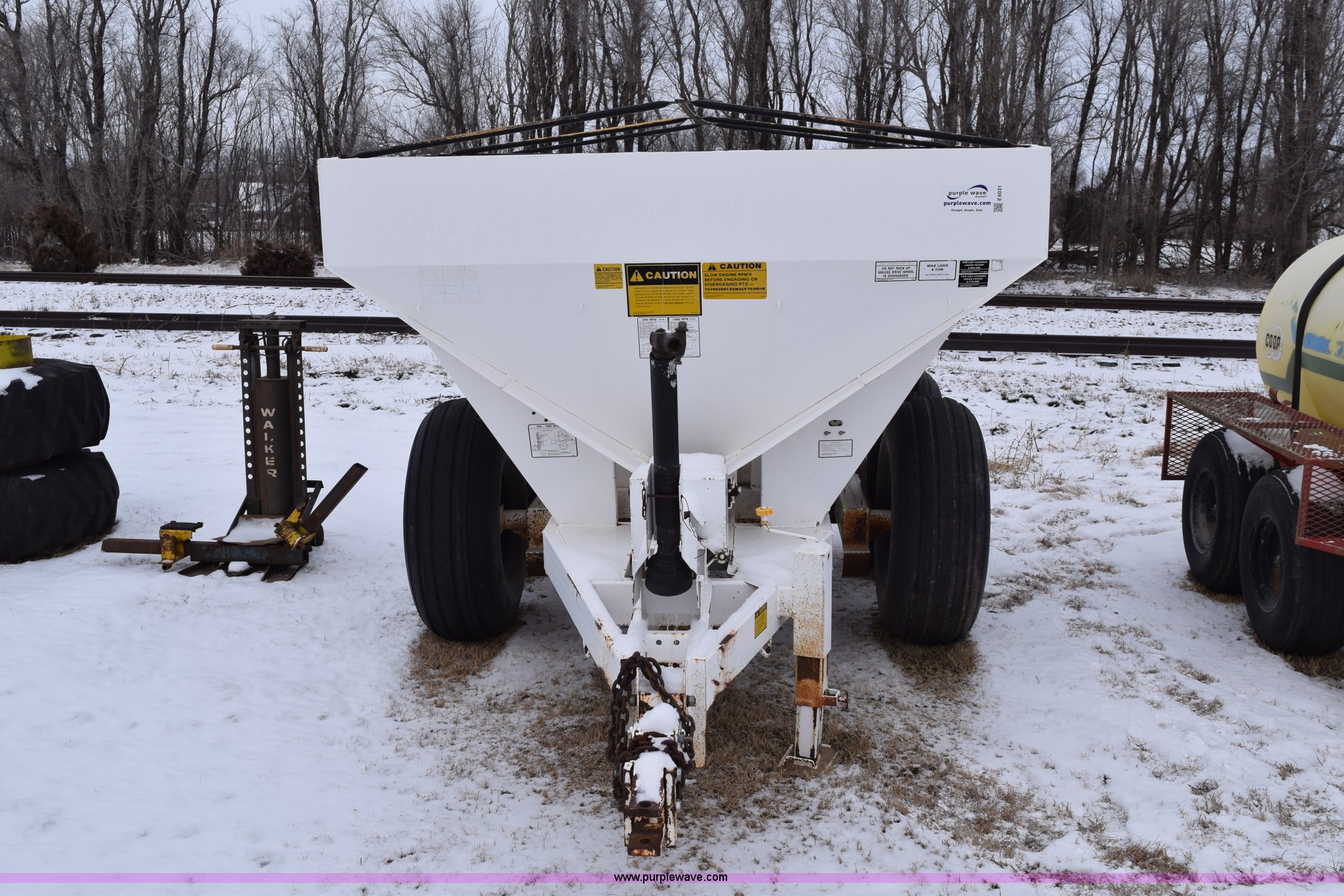 Tyler six ton fertilizer spreader buggy in Alden, KS Item E6031 sold