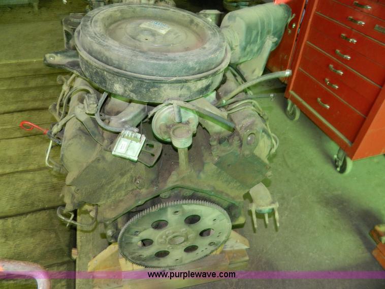 image for item AQ9353 Chevrolet 6.2L diesel engine